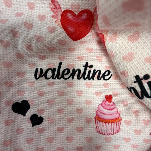 NWT Cupcakes & Cashmere Dogs & Hearts Kitchen Towel Set Of 2 Valentine Bulldog - Picture 3 of 6